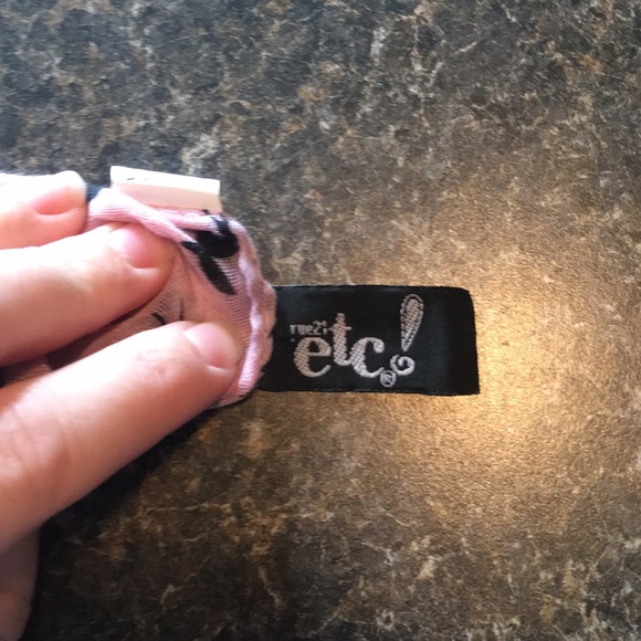 Scarves - Picture 6 of 7